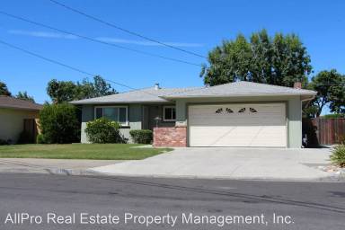 Main picture of 41653 Gifford St