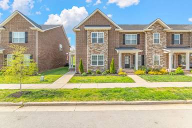 Main picture of 348 Broadberry Ave