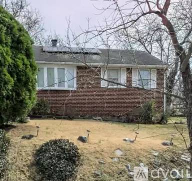 Main picture of 7201 Powhatan St