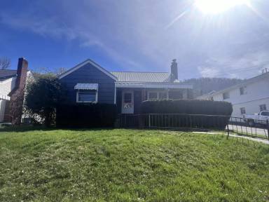 Main picture of 827 5th St