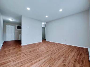 Main picture of 4445 Layola Ave