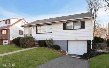 Main picture of 12 Blondel Dr