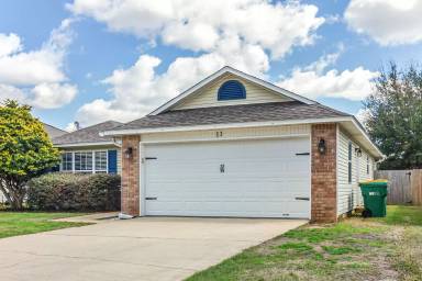 Main picture of 13 Kathleen Dr