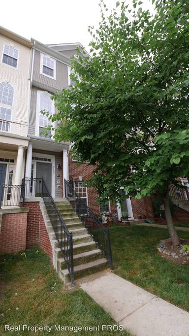 Main picture of 2405 Rainswood Ln