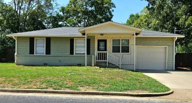 Main picture of 115 Lakeview St