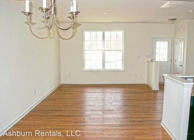 Main picture of 100 - 104 Lexington PlLexington Pl