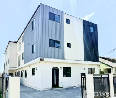 Main picture of 3754 S Harvard Blvd