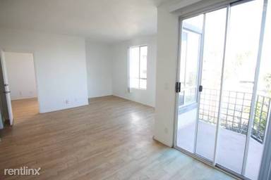 Main picture of 884 Palm Ave