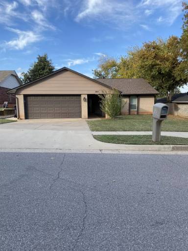 Main picture of 3801 NE 140th St