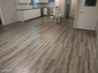 Main picture of 2804 Amberwood Dr