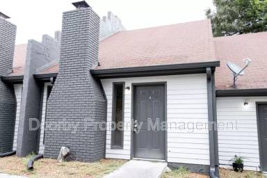 Main picture of 18 S Germantown Rd