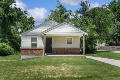 Main picture of 201 Becker Dr