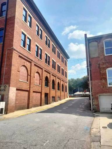 Main picture of 101 Silver St
