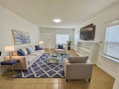 Main picture of 2901 Van Buren Pl