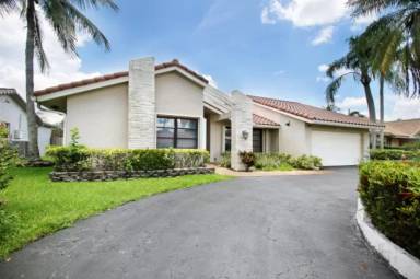 Main picture of 10404 NW 5th Mnr