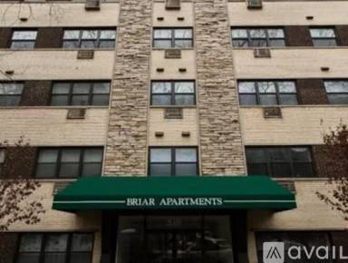 Main picture of 510 W Briar Pl