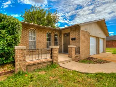 Main picture of 1320 Frederick Dr
