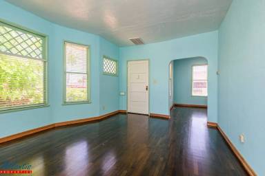 Main picture of 241 Trescony St