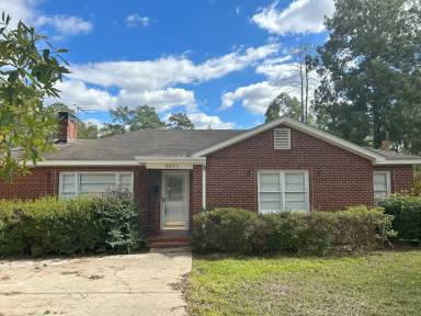 Main picture of 2382 Elm Dr