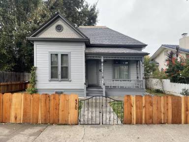 Main picture of 572 5th St