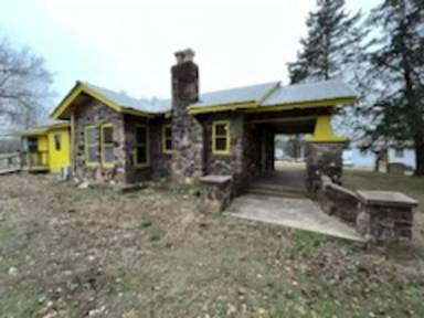 Main picture of 42 Evelyn Ln