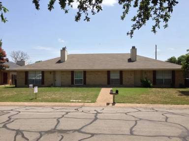 Main picture of 1404 Chapel Ridge Rd