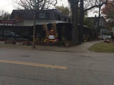 Main picture of 450 Green Bay Rd