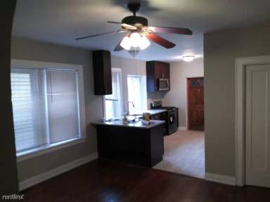 Main picture of 4624 N Hamlin Ave
