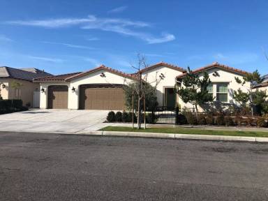 Main picture of 2915 Mandalay Pl
