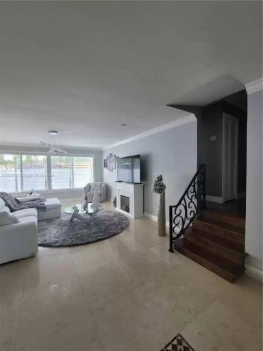 Main picture of 851 Bluebird Ave