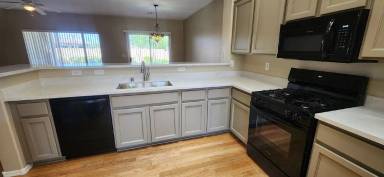 Main picture of 1561 Bonner Springs Dr