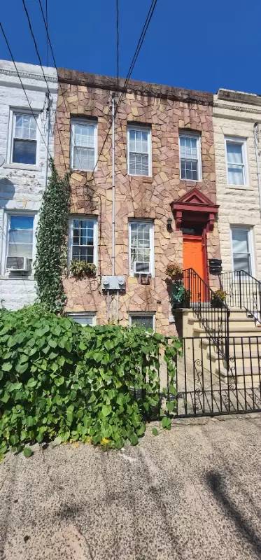 Main picture of 276 Grant Ave