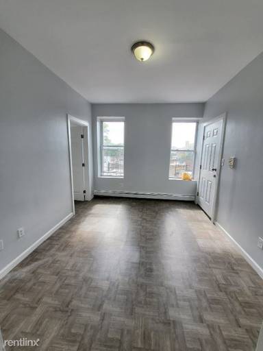 Main picture of 133 Elm St