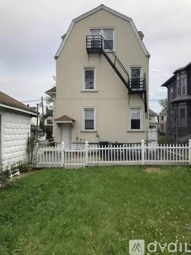 Main picture of 37 Quincy Ave