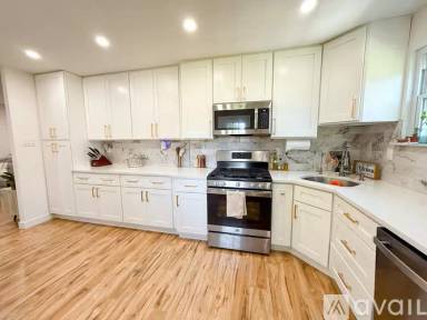 Main picture of 3300 Johns Ct