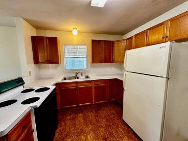 Main picture of 1212 Main St