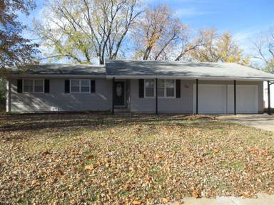 Main picture of 707 N Farmington Dr