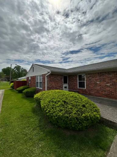 Main picture of 201 S Morrison Rd