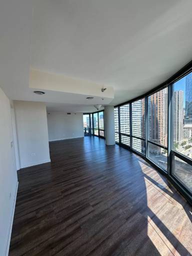 Main picture of 1253 S Michigan Ave