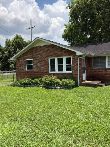Main picture of 100 Glenmont Dr