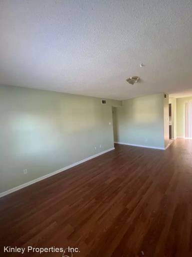 Main picture of 7989 Shady Oak Trl