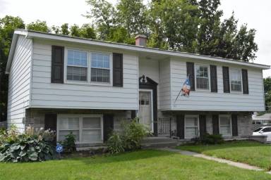 Main picture of 147 Elm St