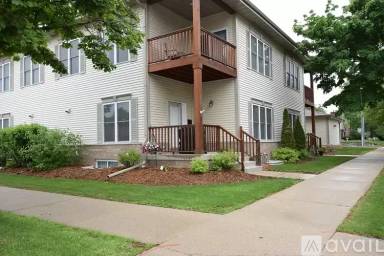 Main picture of 2662 N 93rd St