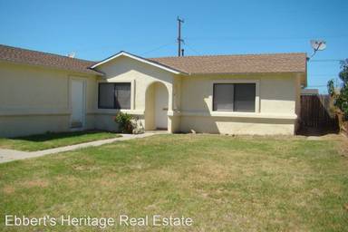 Main picture of 909 W Nectarine Ave