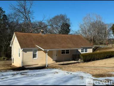 Main picture of 3005 Cox Ln