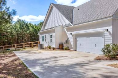 Main picture of 67 Terry Ln