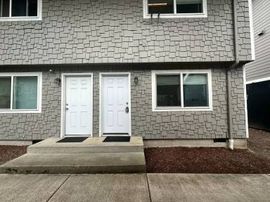 Main picture of 2605 SW Pickford St