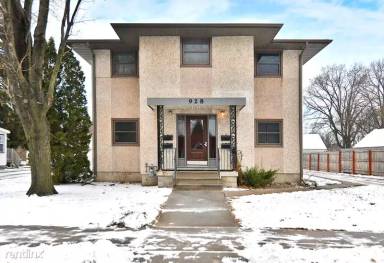 Main picture of 928 2nd Ave NW