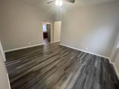 Main picture of 228 McCormick Pl