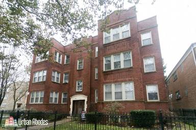 Main picture of 7434 N Artesian Ave